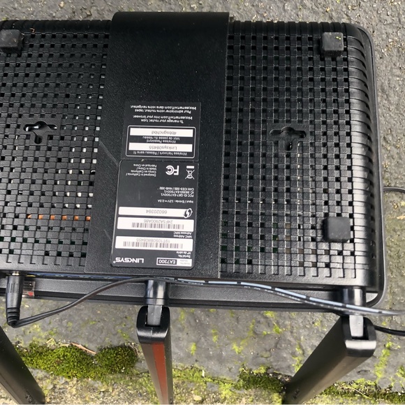 Linksys Max-Stream AC1750 4-Ports Ethernet 3x3 Dual Band 802.11 Wireless Router - Picture 13 of 14